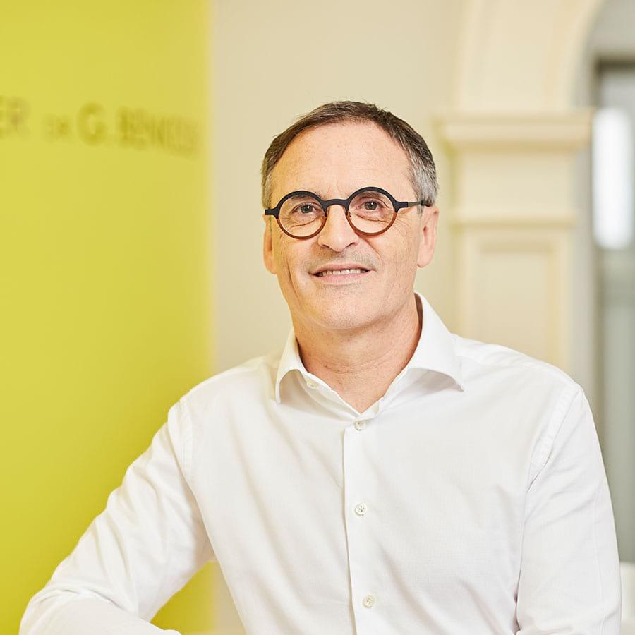 Dr. Axel Benkeser